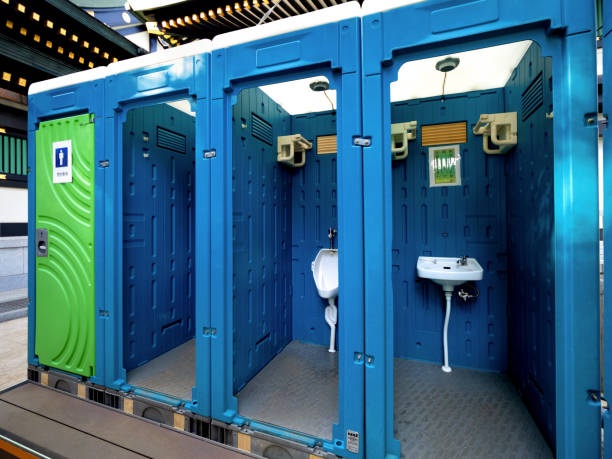 Best Porta potty delivery and setup  in Des Moines, WA